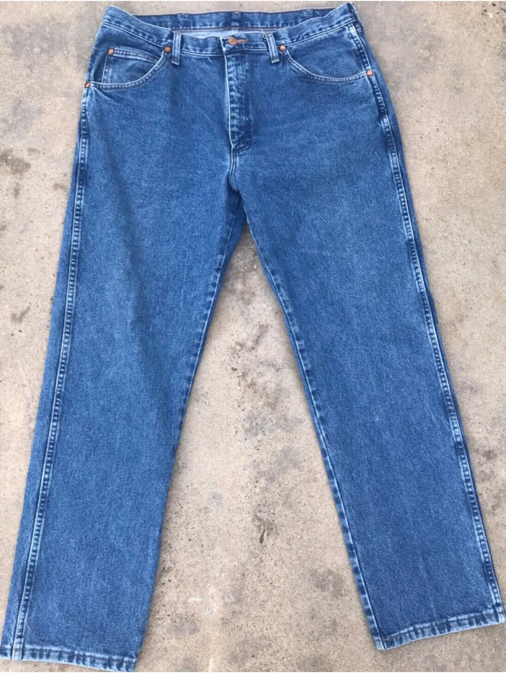 Wrangler Regular Fit Men's Jeans 36 x 32 Blue Medium Wash Straight Leg RN 130273